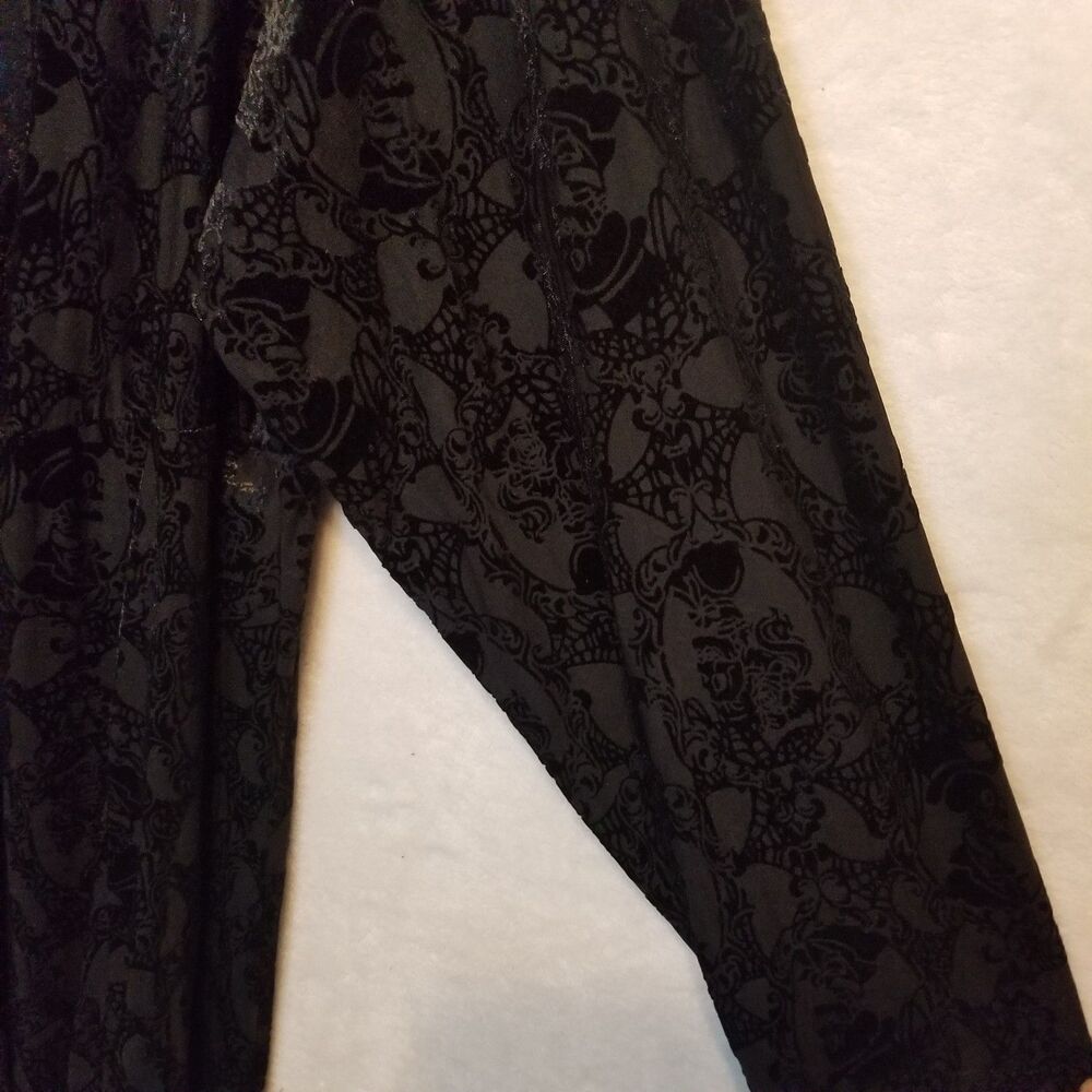 Torrid 3 (3X) Cardigan Velvet Burnout Skull Duster Open Front Black Whimsigoth - Picture 2 of 11